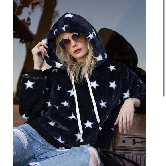 ✨LAST Stars Super Cozy Black Hoody - Picture 3 of 8